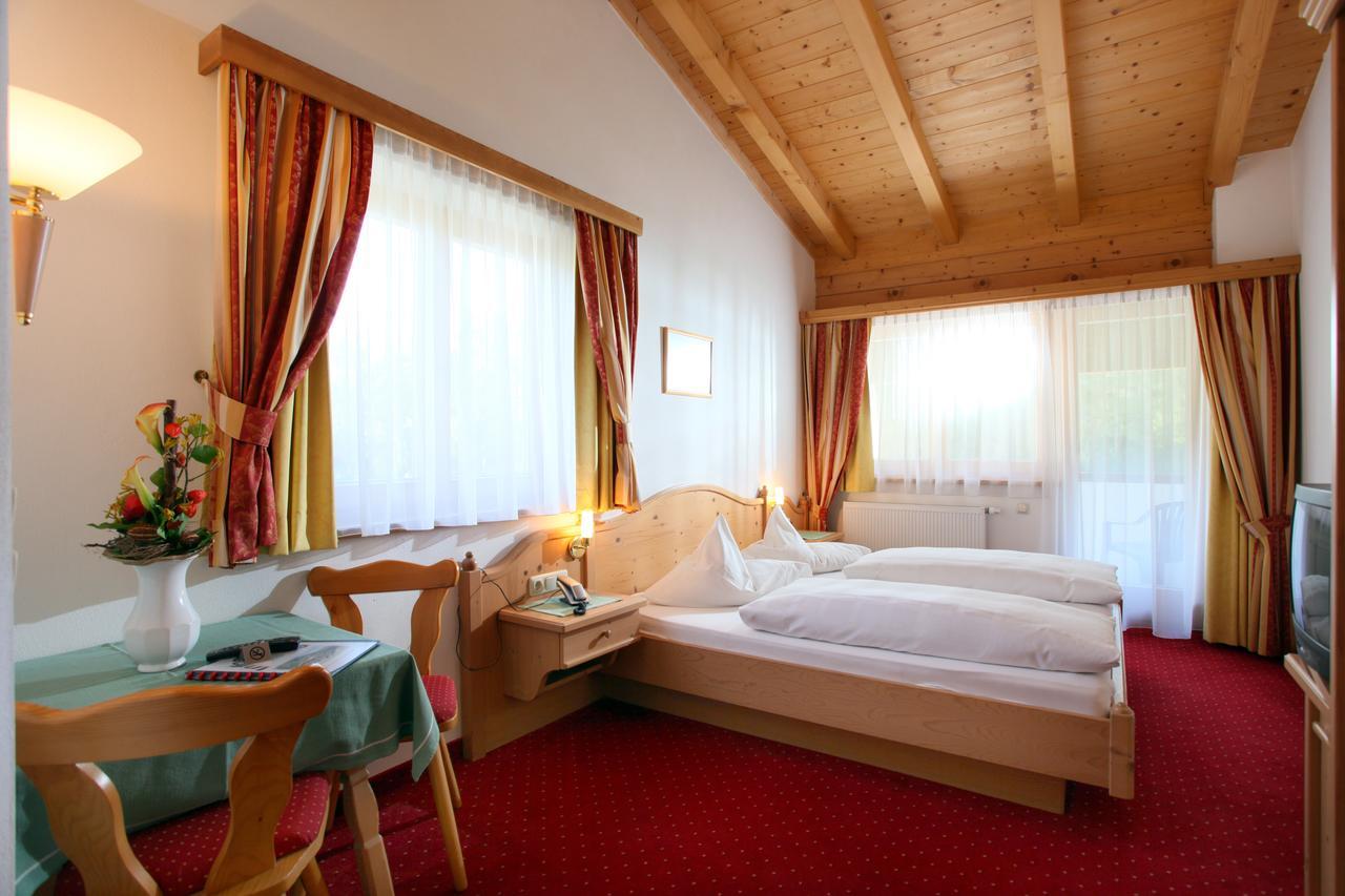 Alpenhotel Landhaus Kuechl Kirchberg in Tirol Exterior foto